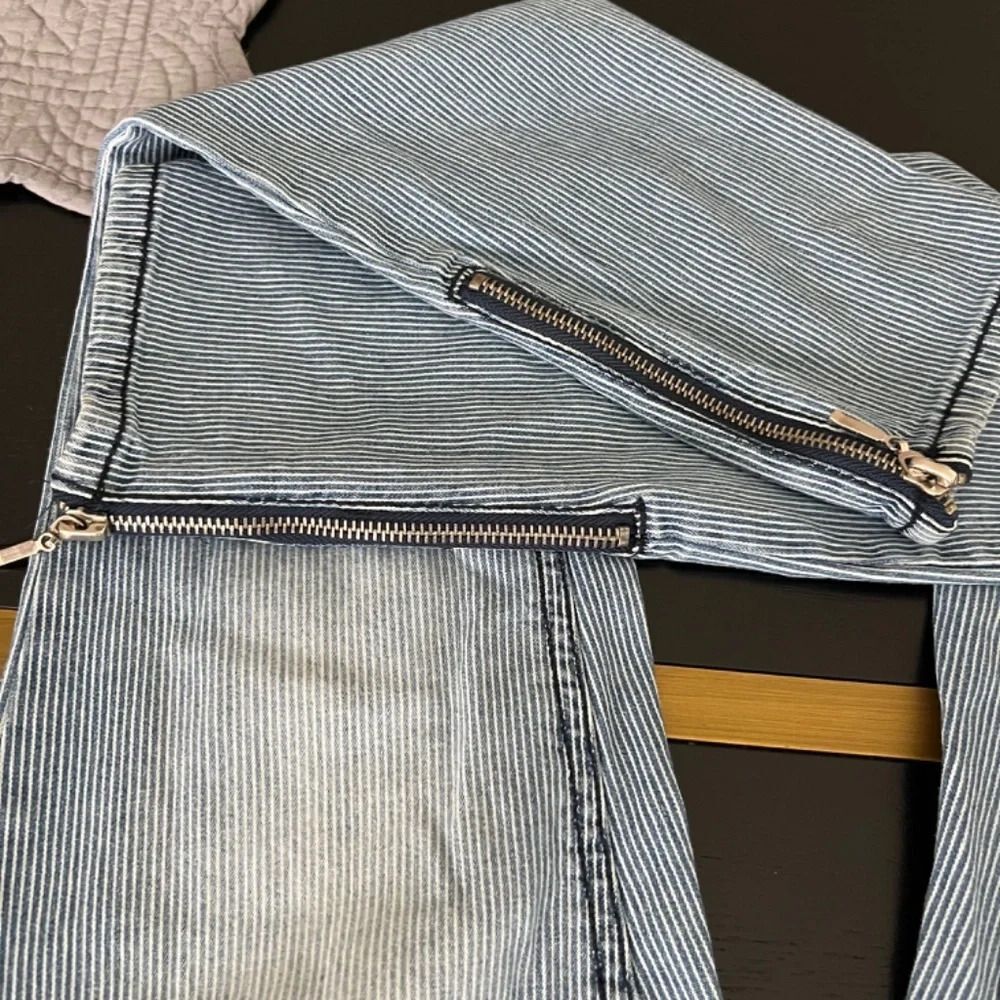 ReWash Low Rise Jeans - Size 7 - Denim & White Pin Stripe - EUC - Picture 12 of 14